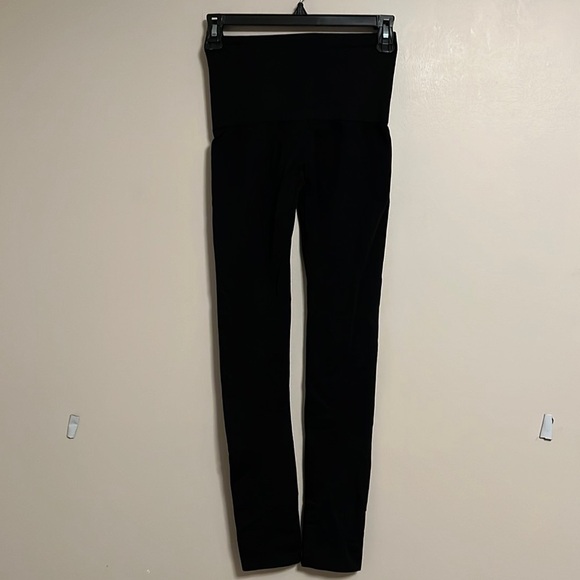 Assets Red Hot Label By Spanx Black Shape-wear Leggings - Picture 1 of 7